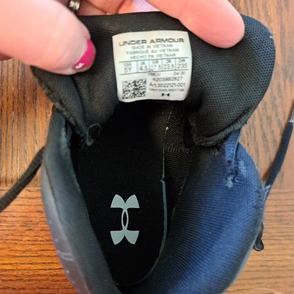Under Armour Jet 2019 Kids Basketball Shoes Black White 3022121-001 Size 5Y